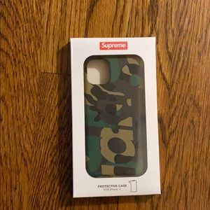 Supreme iPhone 11 phone case camo green